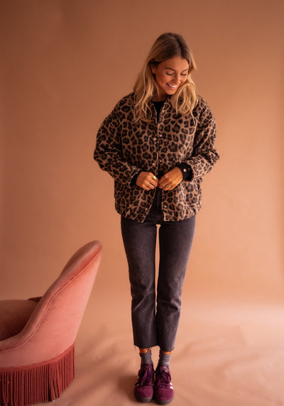 Chaleur Féline & Style Audacieux