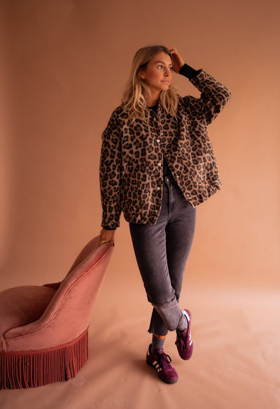 Chaleur Féline & Style Audacieux