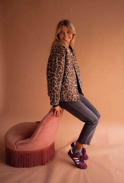 Chaleur Féline & Style Audacieux